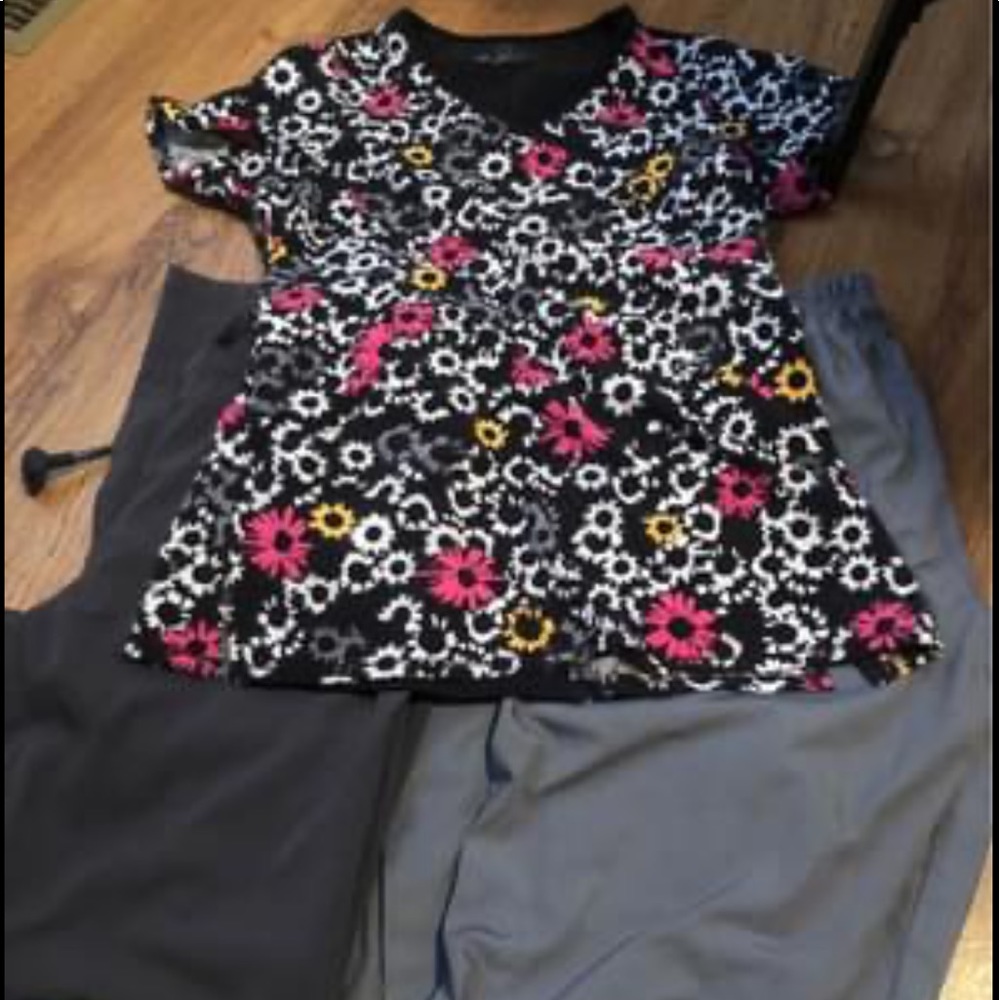 Women’s scrub set